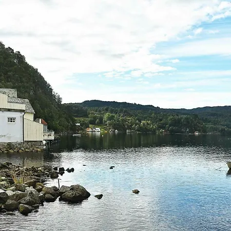 Two-bedroom Holiday In 1 *