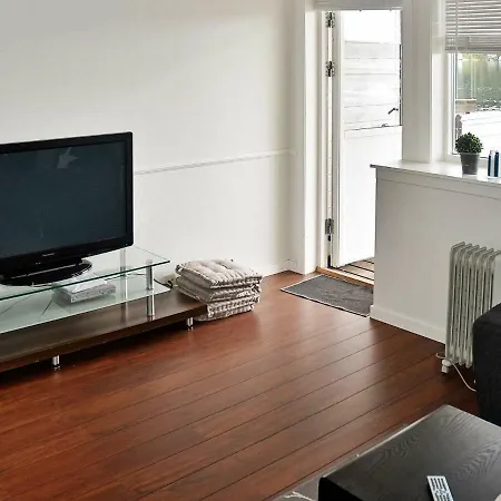 Two-bedroom Holiday In 1