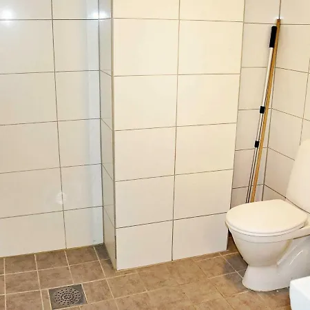 Two-bedroom Holiday In 1 *